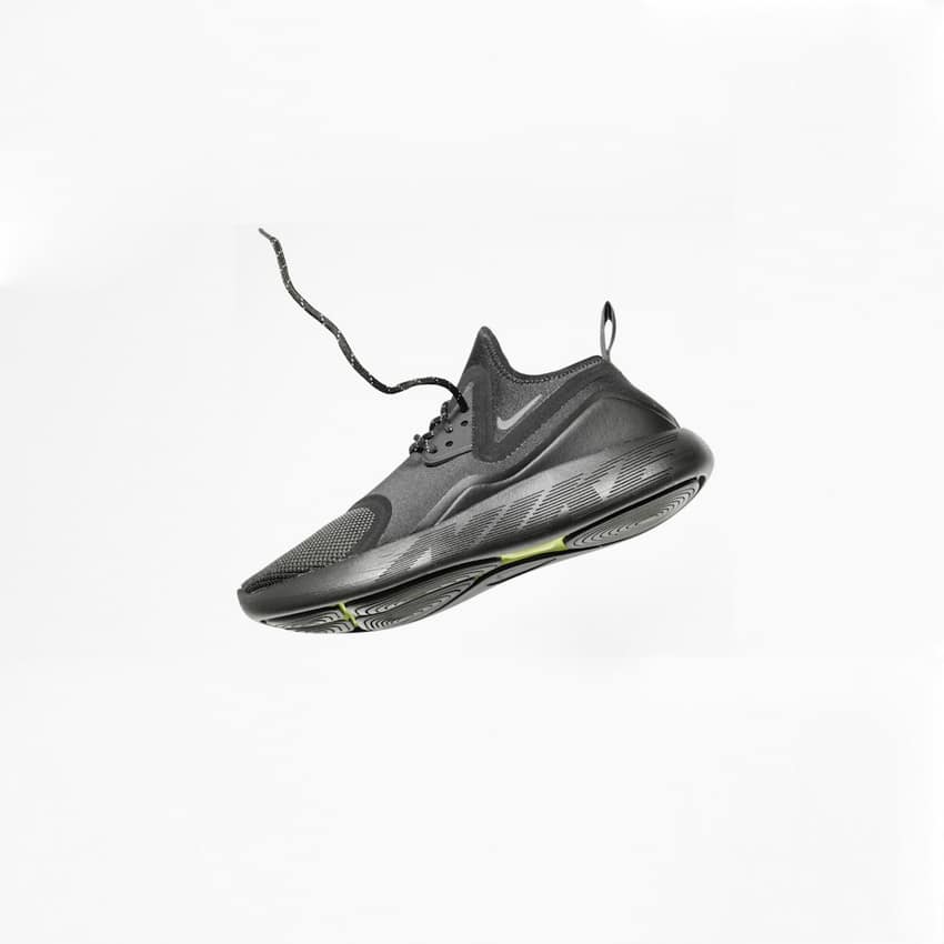 Modern Aura Black Runner Sneakers